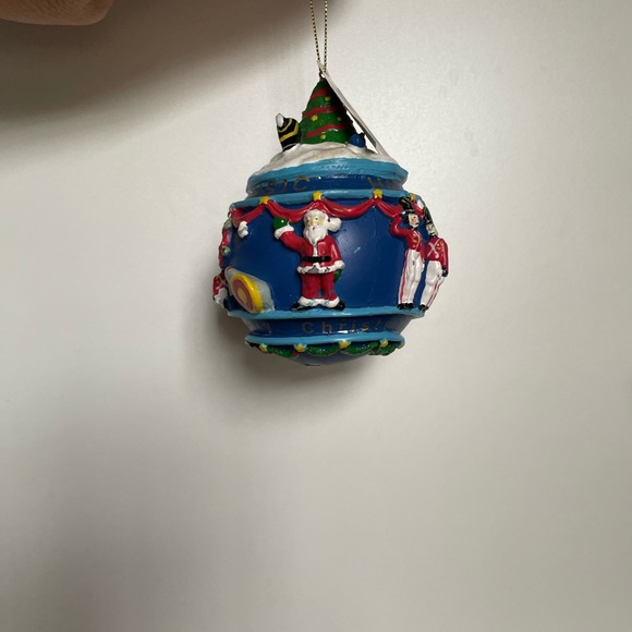 NWT Radio City Music Hall ornament - Picture 2 of 5